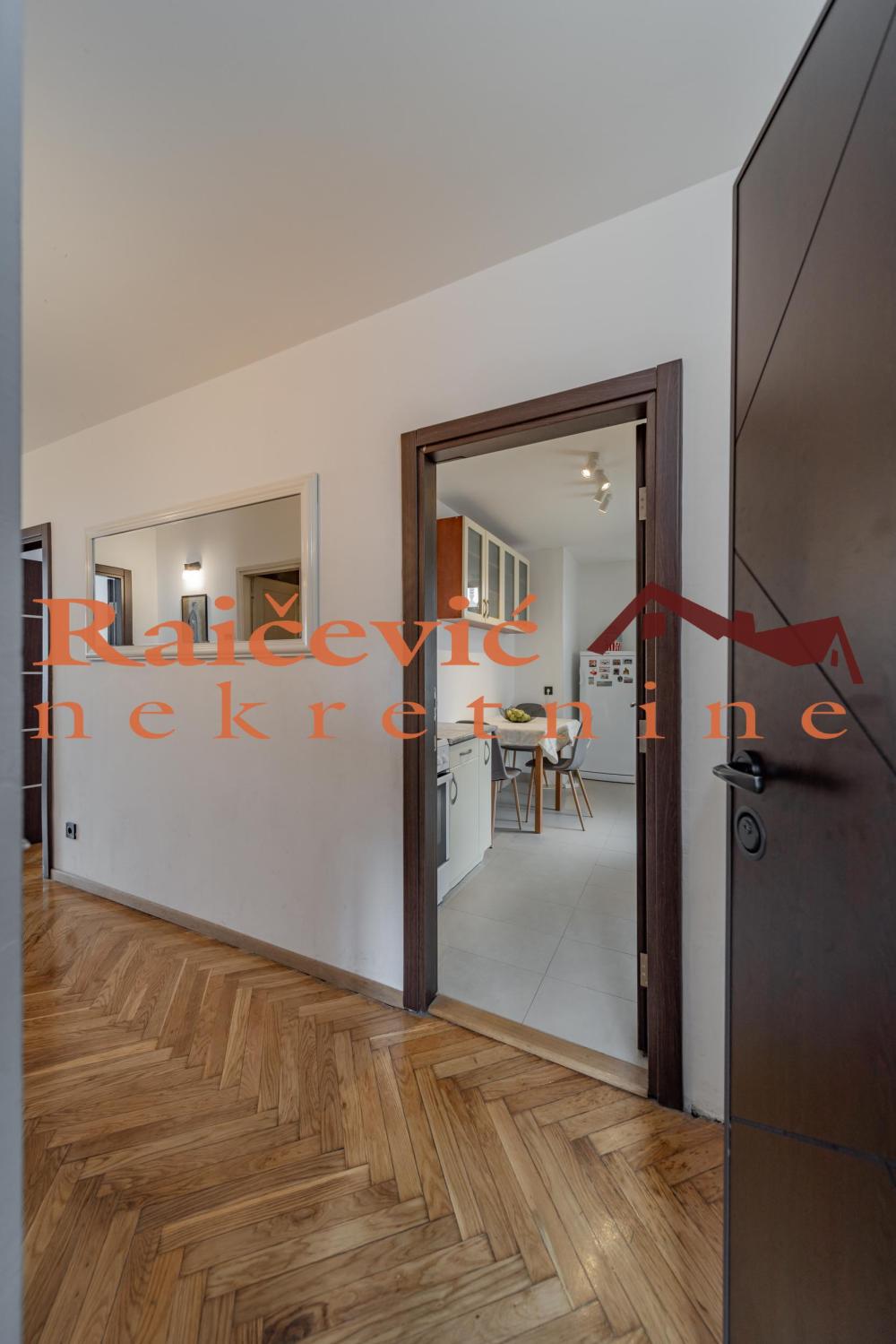 Slika 8 - Cara Lazara, Trosoban stan na prodaju, 68m2, 570.000€