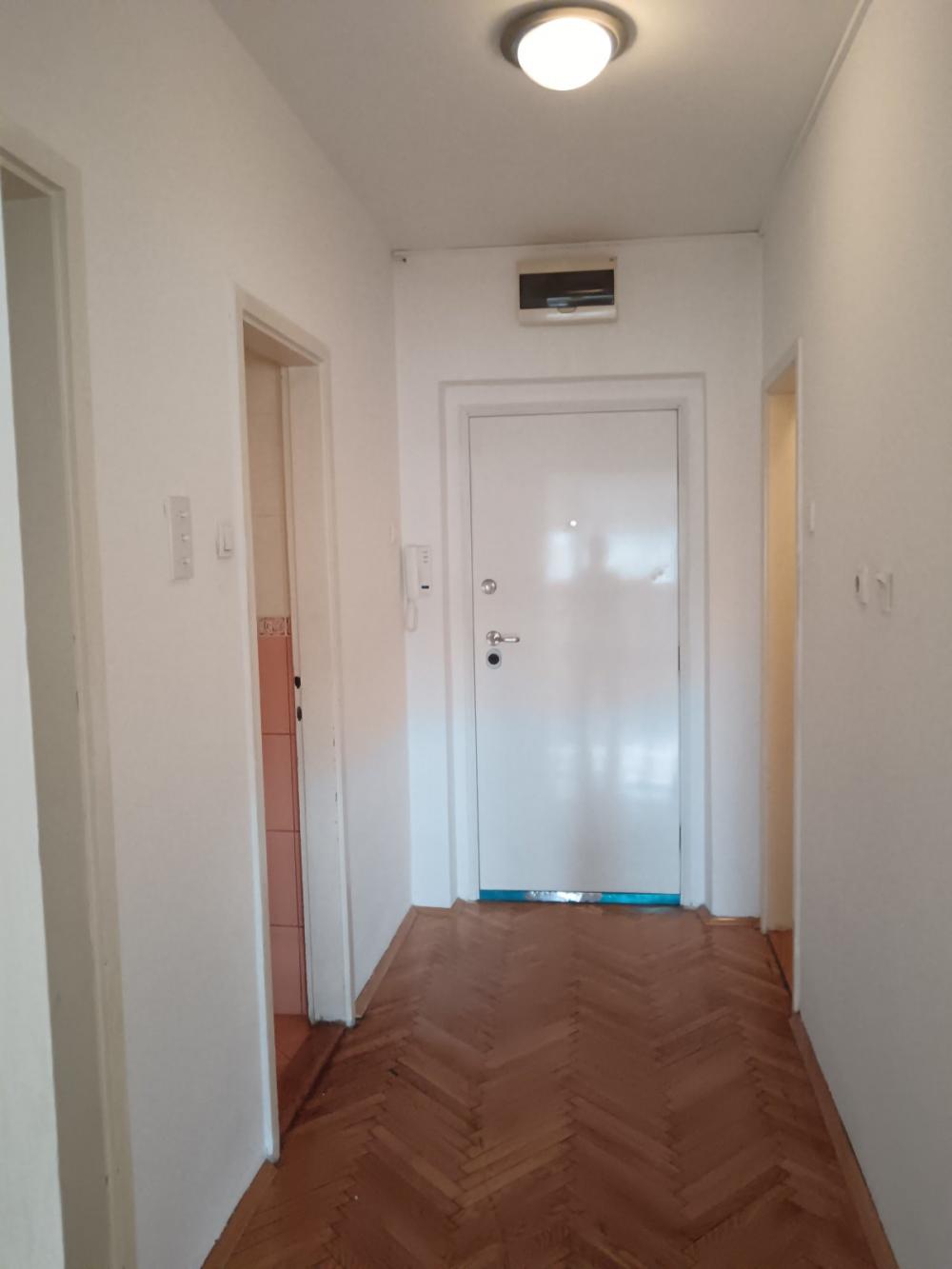 Slika 2 - Bulevar Mihajla Pupina, Trosoban stan za izdavanje, 68m2, 500€