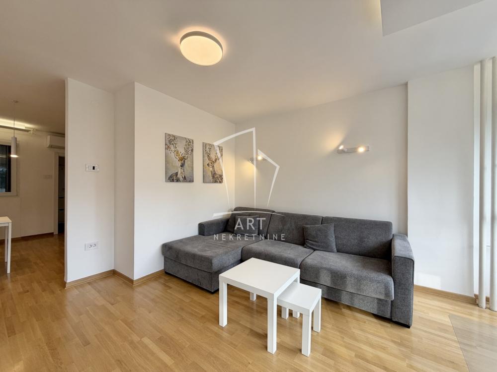 Slika 1 - Bulevar Milutina Milankovića, Jednoiposoban stan za izdavanje, 42m2, 750€