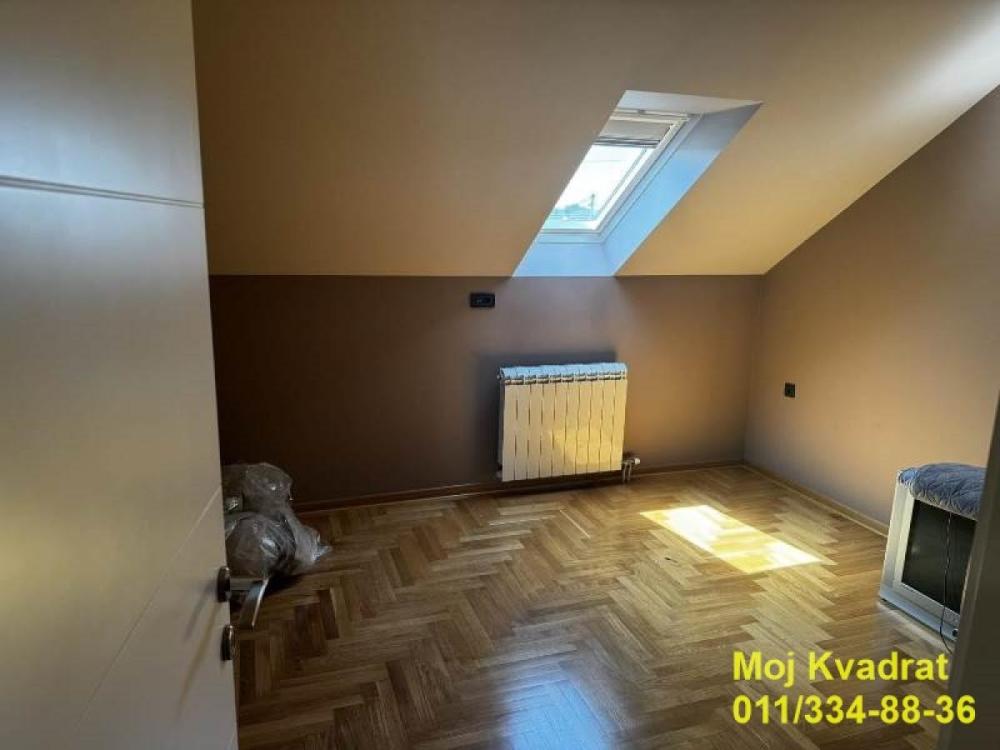 Slika 6 - Četvorosoban stan za izdavanje, 200m2, 1.500€