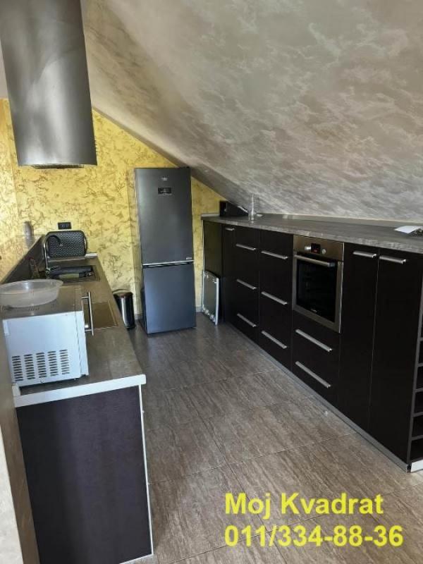 Slika 3 - Četvorosoban stan za izdavanje, 200m2, 1.500€
