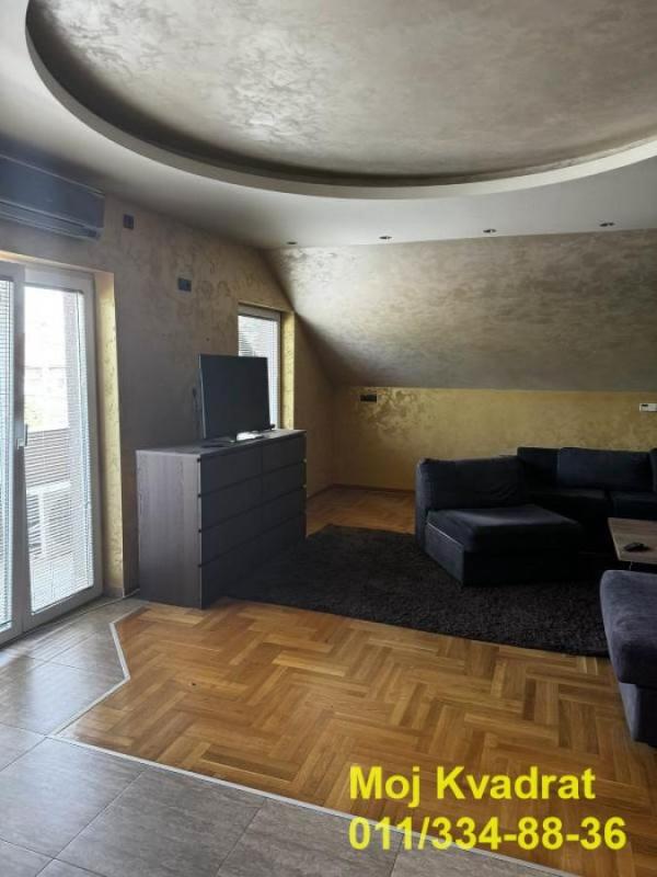Slika 2 - Četvorosoban stan za izdavanje, 200m2, 1.500€