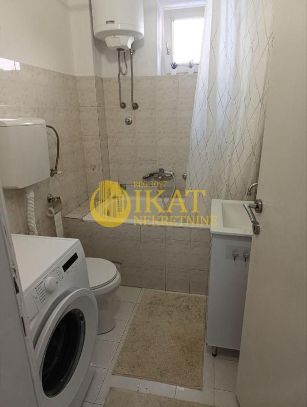 Slika 3 - Bulevar kneza Aleksandra Karađorđevića, Trosoban stan za izdavanje, 80m2, 1.300€