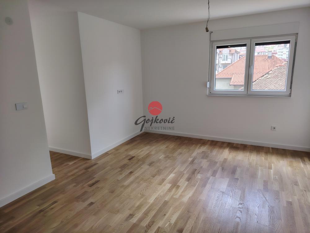Slika 3 - Vitezova Karađorđeve Zvezde, Troiposoban stan na prodaju, 61m2, 143.350€