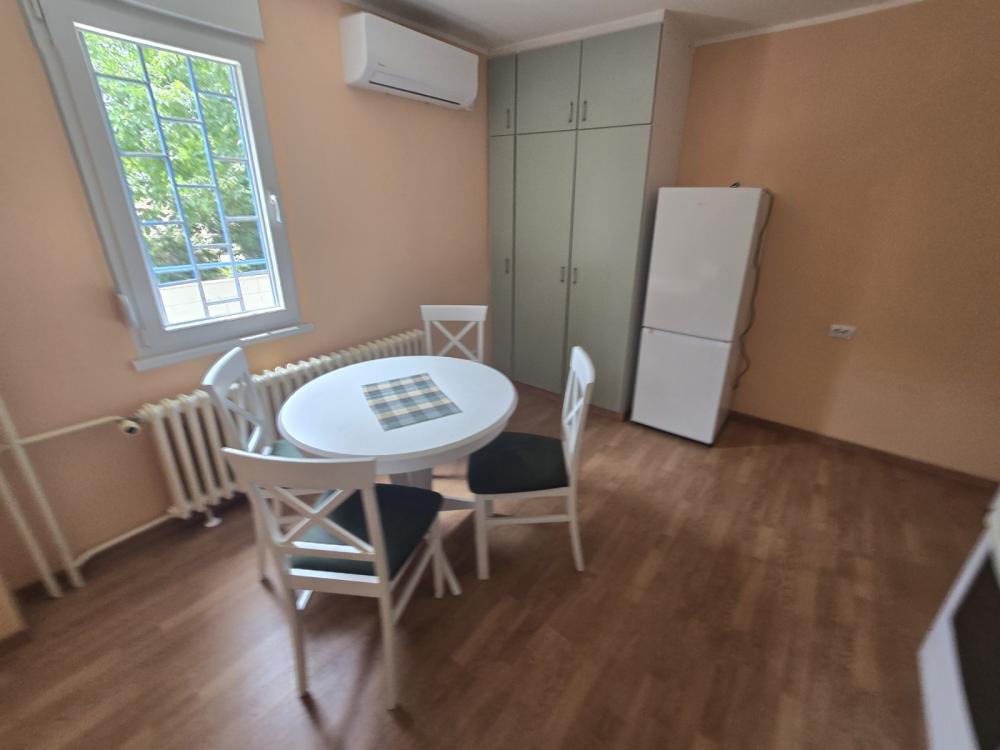 Slika 6 - Španskih boraca, Jednosoban stan za izdavanje, 45m2, 500€