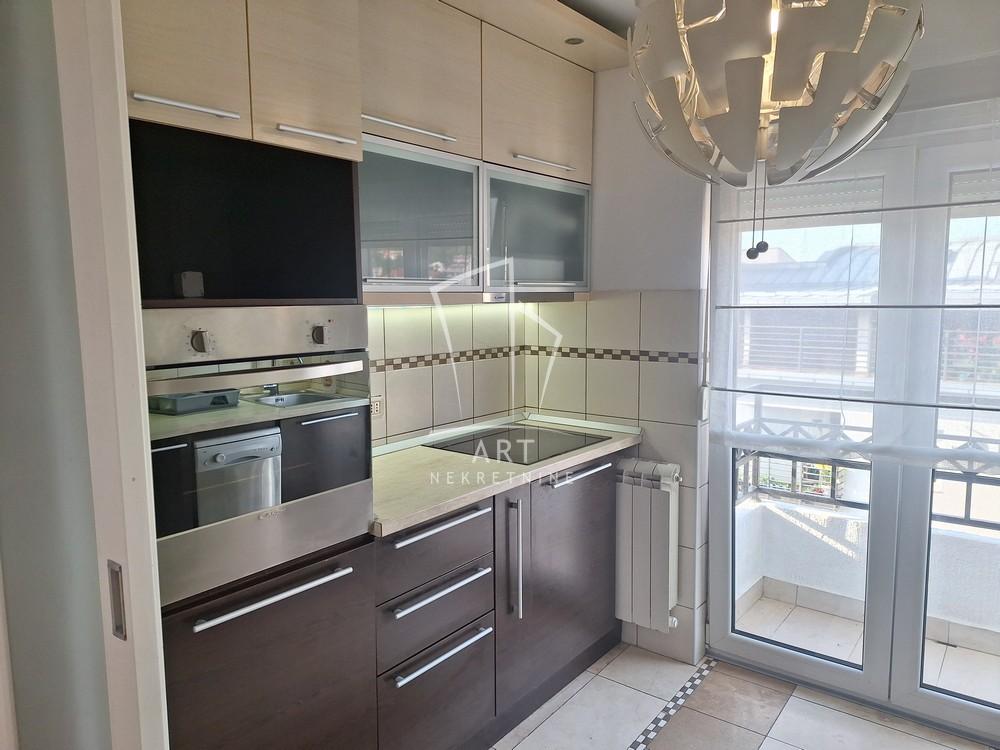 Slika 2 - Đakovačka, Četvorosoban stan za izdavanje, 136m2, 1.600€