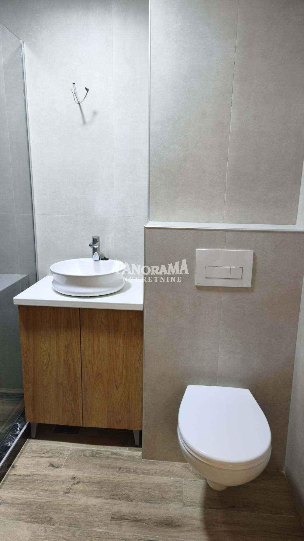 Slika 9 - Ismeta Mujezinovića, Petosoban stan na prodaju, 92m2, 387.000€