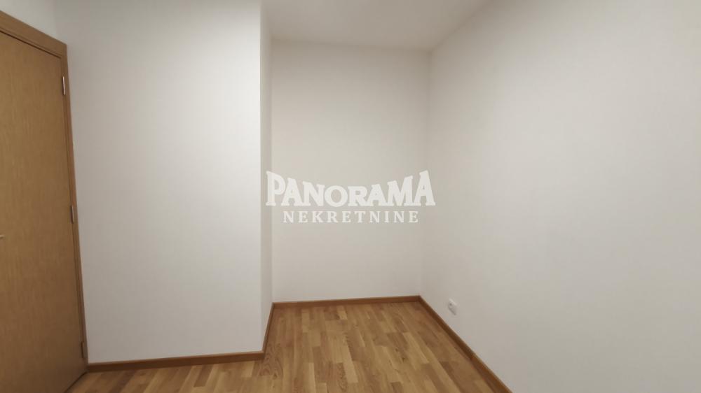 Slika 11 - Ismeta Mujezinovića, Petosoban stan na prodaju, 92m2, 387.000€