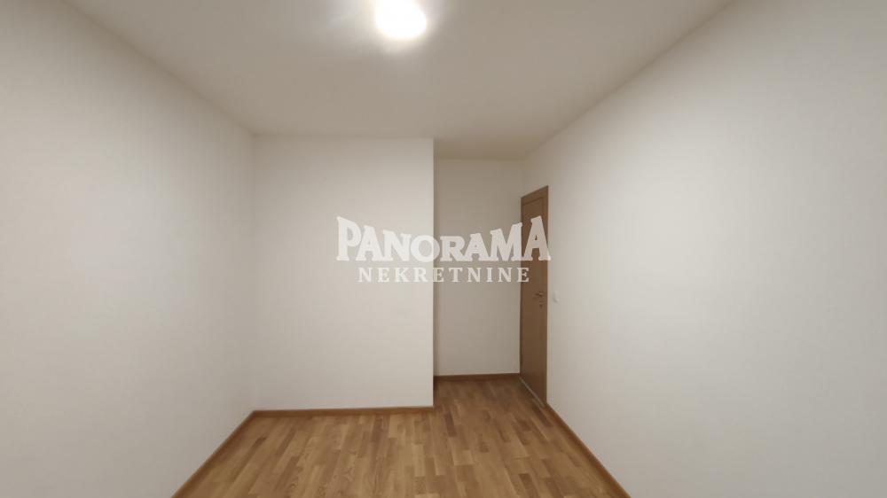 Slika 5 - Ismeta Mujezinovića, Petosoban stan na prodaju, 92m2, 387.000€