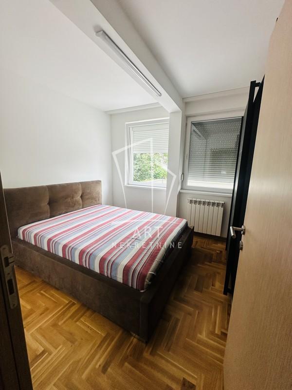 Slika 1 - Luneta Milovanovića, Trosoban stan za izdavanje, 54m2, 600€