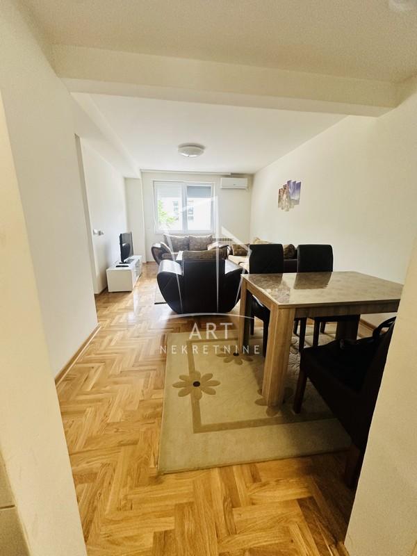 Slika 3 - Luneta Milovanovića, Trosoban stan za izdavanje, 54m2, 600€