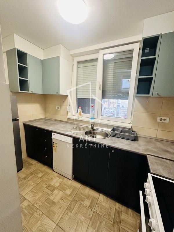 Slika 4 - Luneta Milovanovića, Trosoban stan za izdavanje, 54m2, 600€