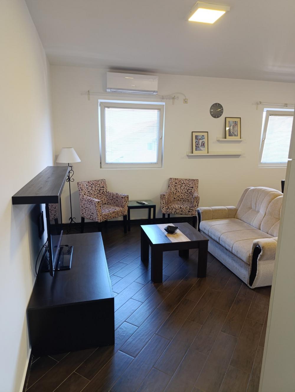 Slika 1 - Hercegovačka, Dvoiposoban stan za izdavanje, 51m2, 450€