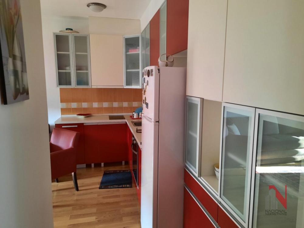 Slika 2 - ŠAFARIKOVA, Jednoiposoban stan za izdavanje, 40m2, 400€