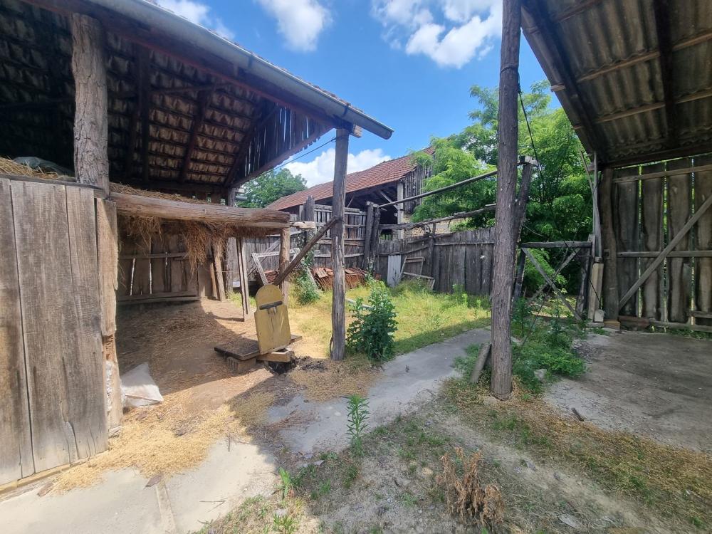 Slika 4 -  Kuća na prodaju, 235m2, 72.100€