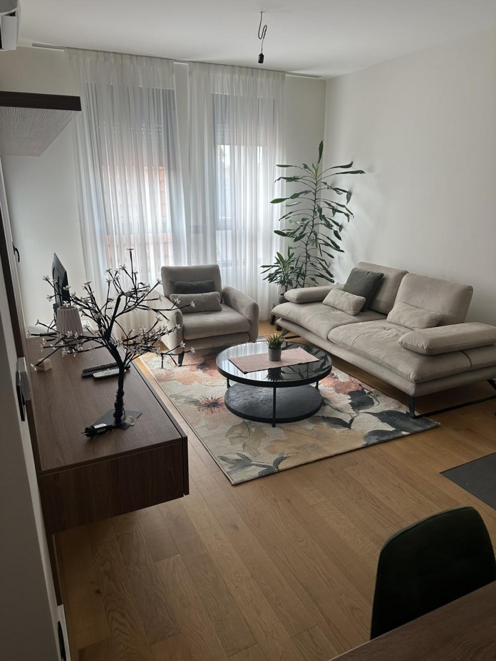 Slika 1 - Banijska, Trosoban stan za izdavanje, 53m2, 700€