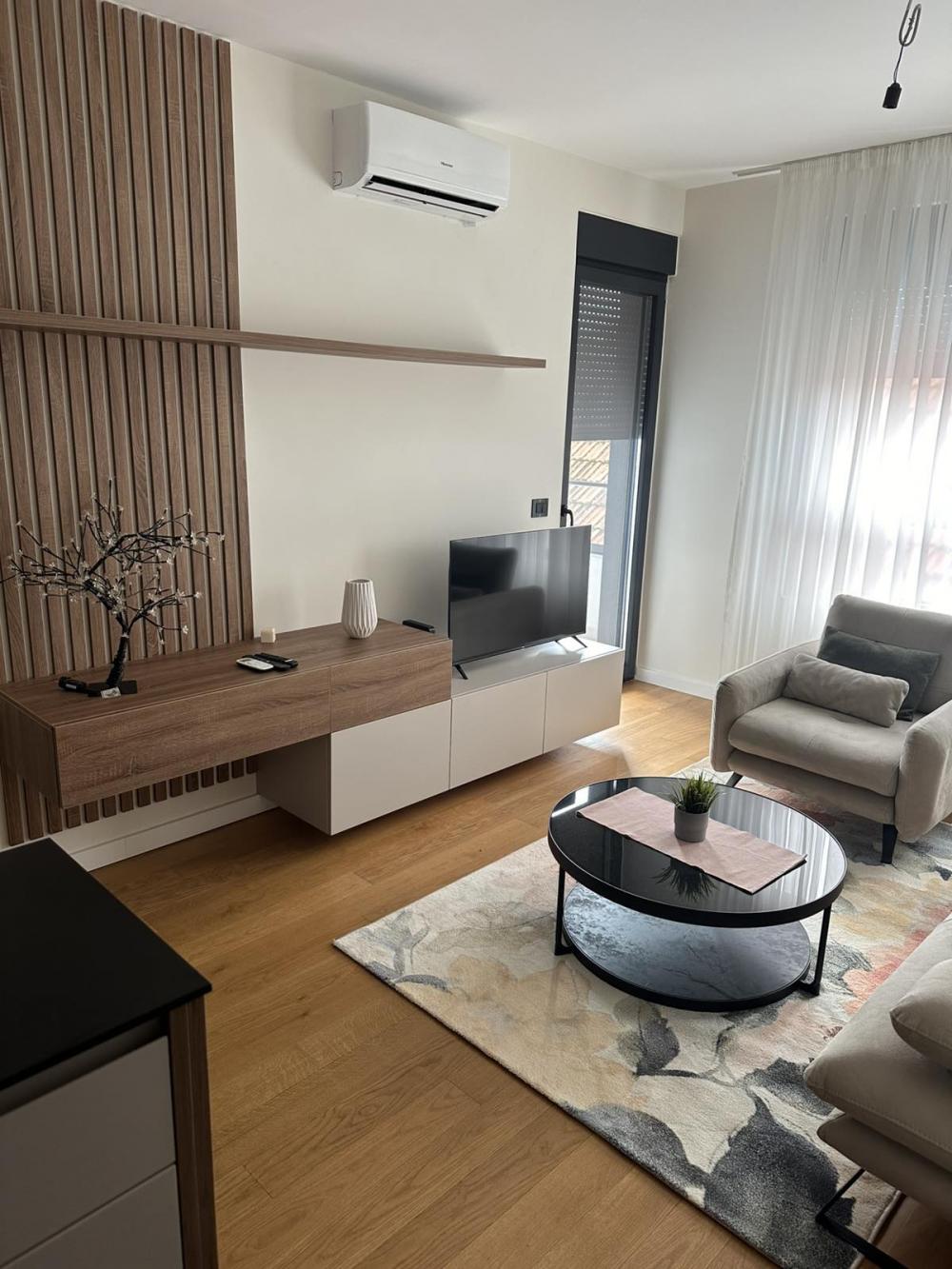Slika 2 - Banijska, Trosoban stan za izdavanje, 53m2, 700€