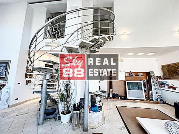 Slika 5 - Hadži Prodanova, Četvoroiposoban stan na prodaju, 182m2, 890.000€