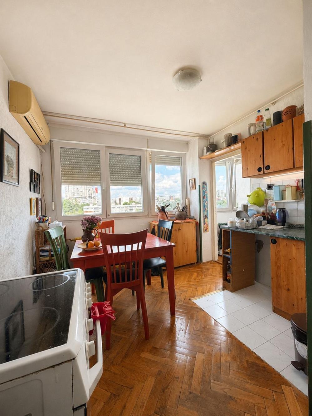 Slika 1 - Ustanicka, Jednoiposoban stan na prodaju, 47m2, 146.000€