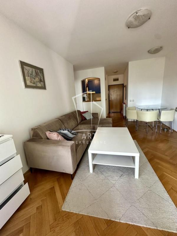 Slika 2 - Šumatovačka, Dvosoban stan za izdavanje, 45m2, 600€
