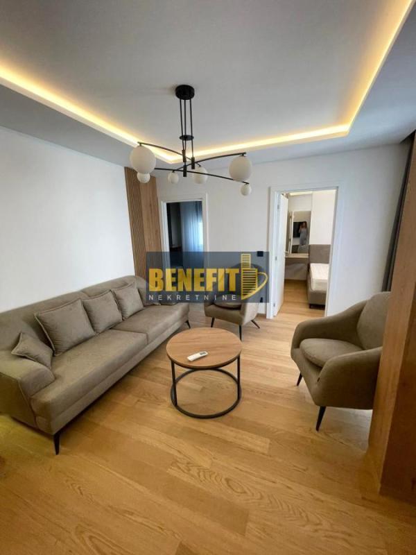Glavna slika -Trosoban stan za izdavanje, 54m2, 800€