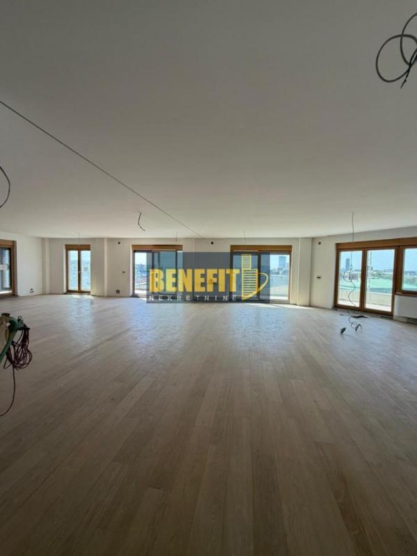 Glavna slika -Četvorosoban stan na prodaju, 317m2, 1.800.000€