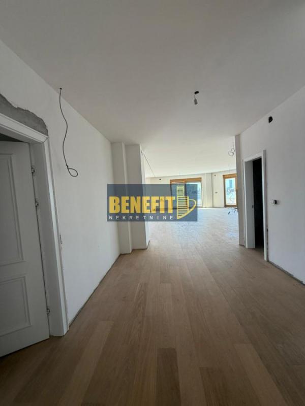 Slika 5 - Četvorosoban stan na prodaju, 317m2, 1.800.000€
