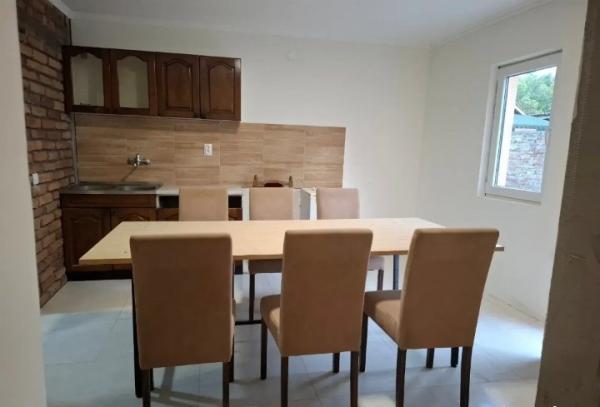 Slika 1 - Kuća za izdavanje, 90m2, 100€
