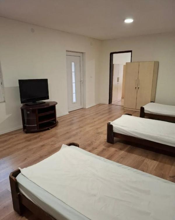 Slika 2 - Kuća za izdavanje, 90m2, 100€