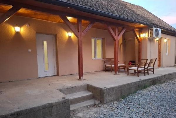 Glavna slika - Kuća za izdavanje, 90m2, 100€