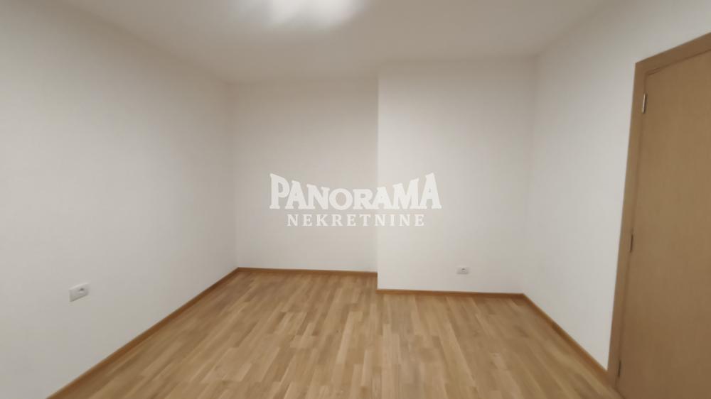 Slika 11 - Ismeta Mujezinovića, Petosoban stan na prodaju, 92m2, 387.000€