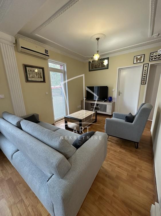 Slika 1 - Bahtijara Vagabzade, Trosoban stan za izdavanje, 57m2, 600€