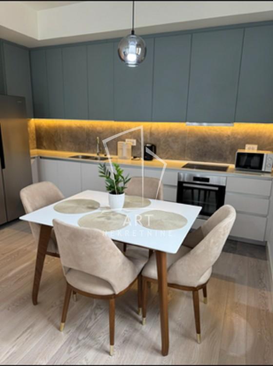 Slika 1 - Luke Ćelovića Trebinjca, Četvorosoban stan za izdavanje, 111m2, 2.300€
