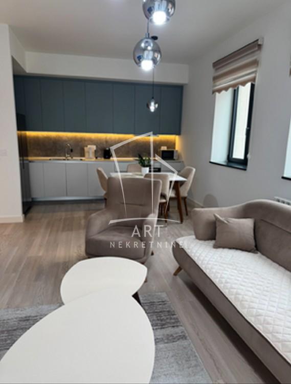 Slika 2 - Luke Ćelovića Trebinjca, Četvorosoban stan za izdavanje, 111m2, 2.300€