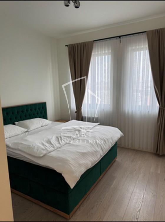Slika 4 - Luke Ćelovića Trebinjca, Četvorosoban stan za izdavanje, 111m2, 2.300€