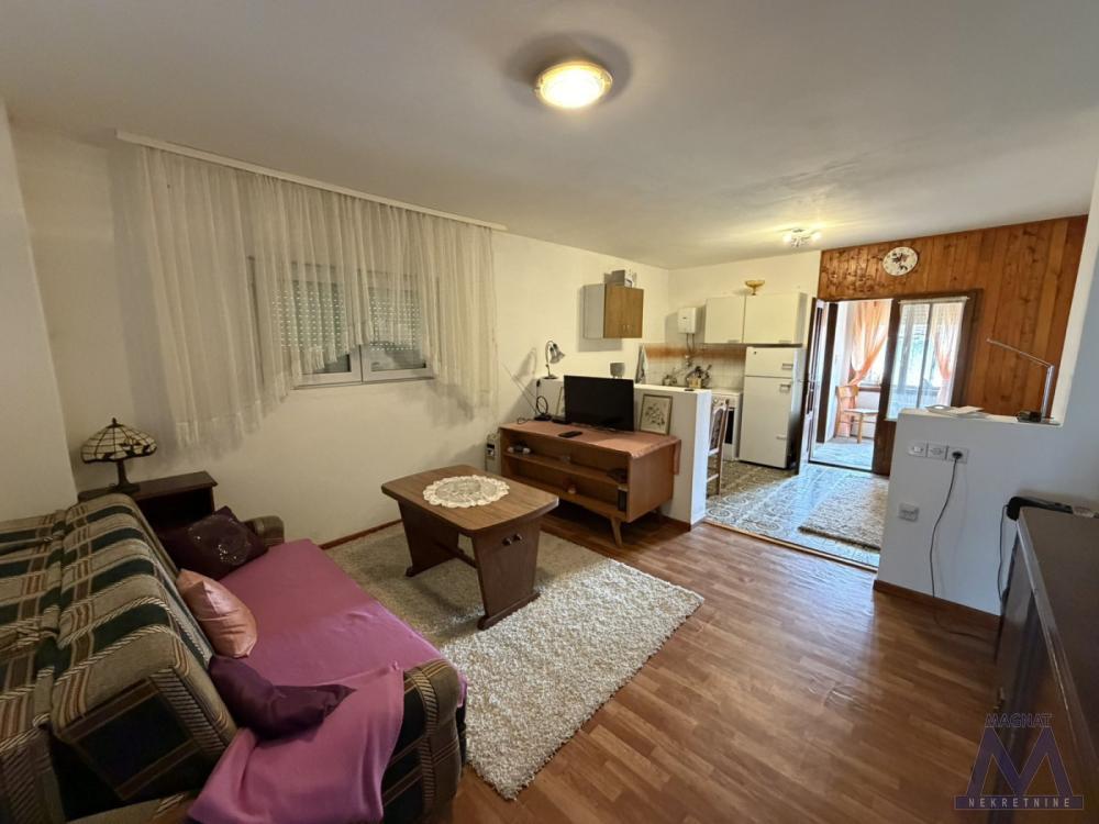Glavna slika -Dvosoban stan za izdavanje, 250€