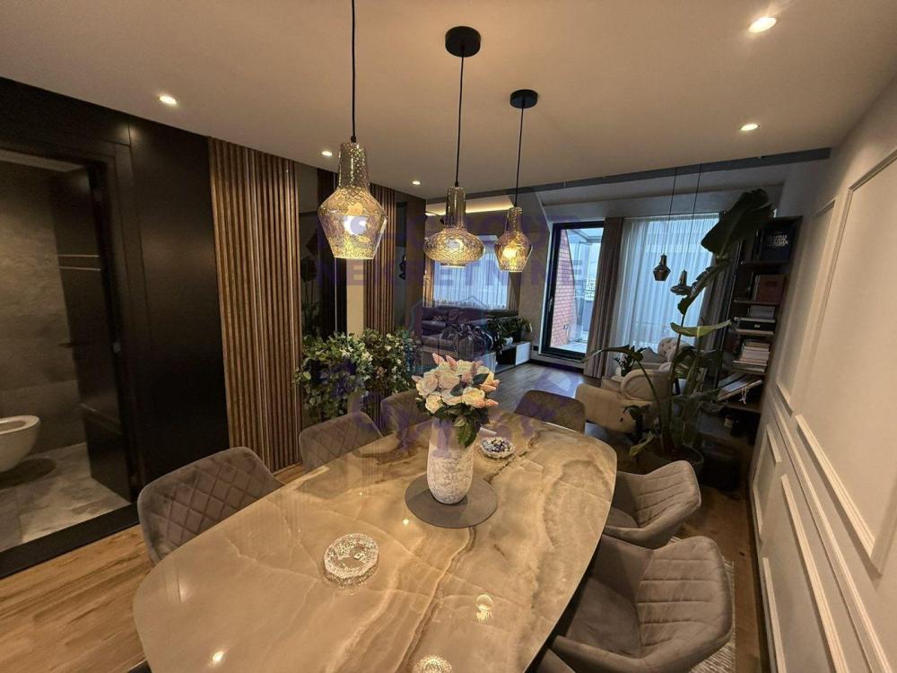 Slika 0 - Četvorosoban stan na prodaju, 167m2, 1.418.310€