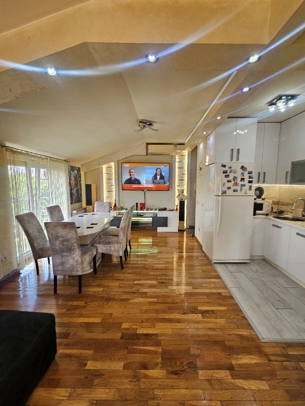 Slika 1 - Zivka Petrovica, Trosoban stan za izdavanje, 70m2, 800€