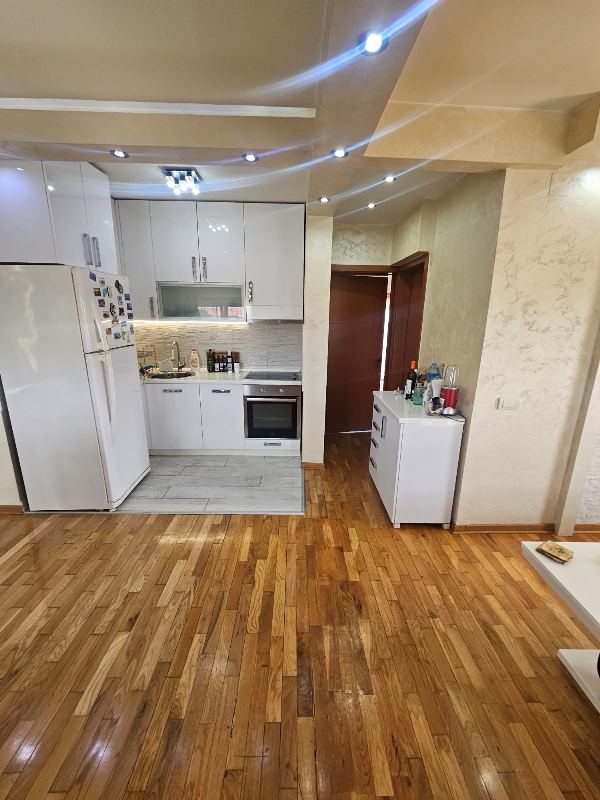 Slika 2 - Zivka Petrovica, Trosoban stan za izdavanje, 70m2, 800€