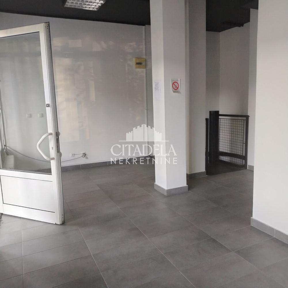 Slika 1 - Omladinskih brigada,  Lokal na prodaju, 85m2, 240.000€