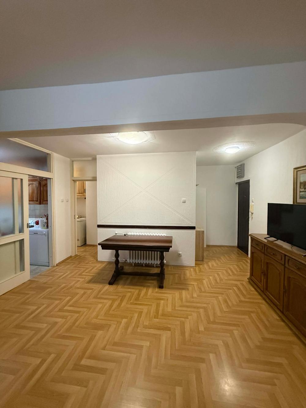Slika 1 - Prvomajska, Četvorosoban stan za izdavanje, 70m2, 500€
