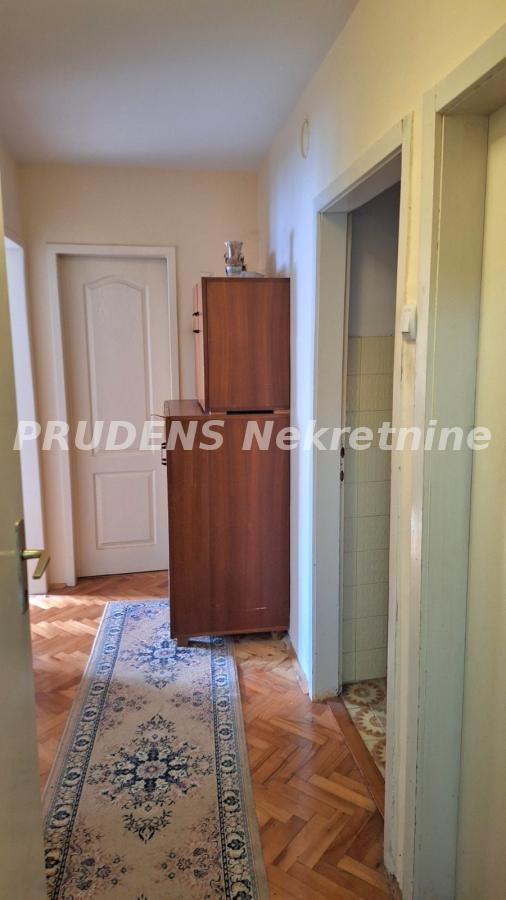 Slika 8 - Bulevar revolucije,  Kuća na prodaju, 333m2, 280.000€