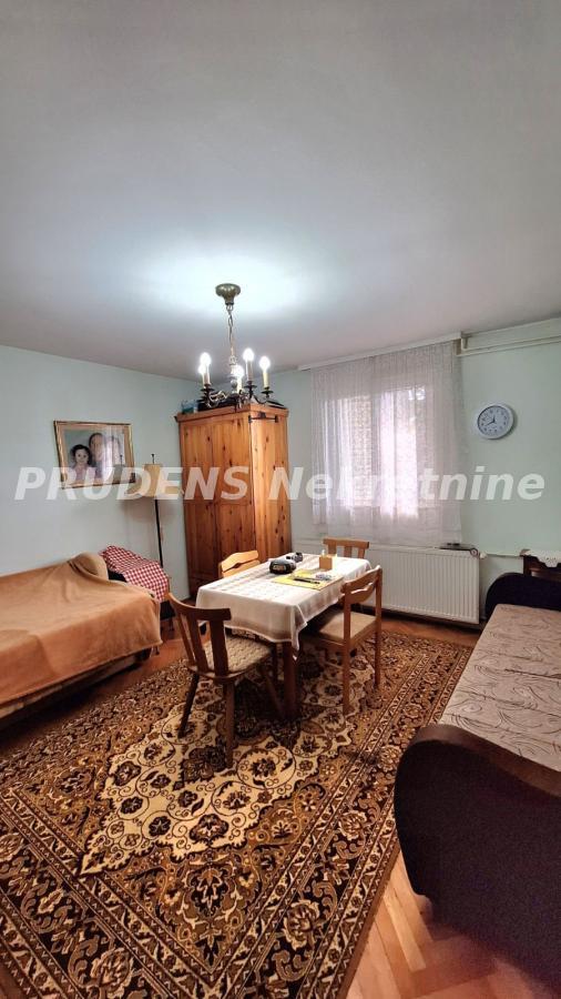 Slika 3 - Bulevar revolucije,  Kuća na prodaju, 333m2, 280.000€