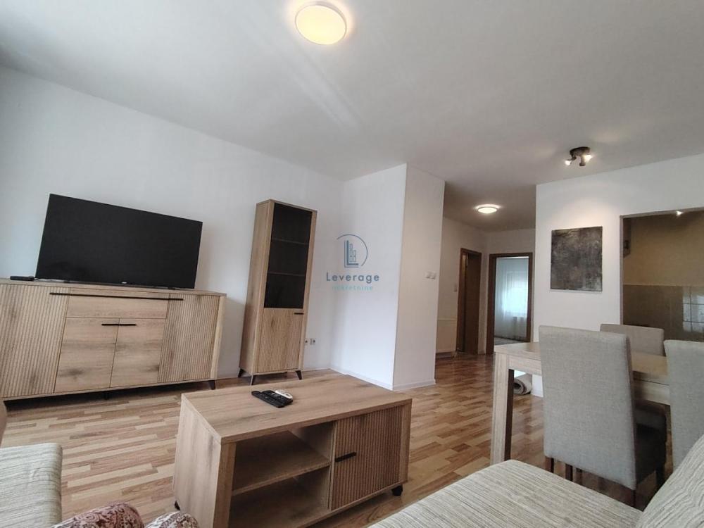 Slika 1 - Jurija Rakitina, Trosoban stan za izdavanje, 70m2, 650€