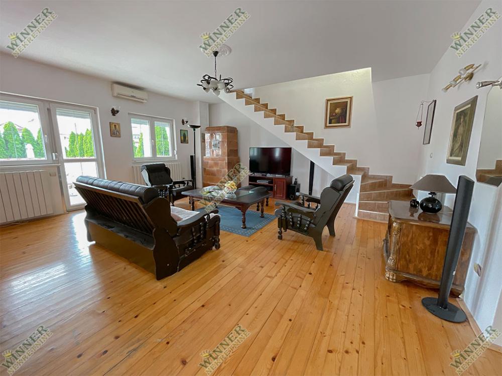 Slika 8 - Isidora Stojanovića,  Kuća na prodaju, 218m2, 219.900€