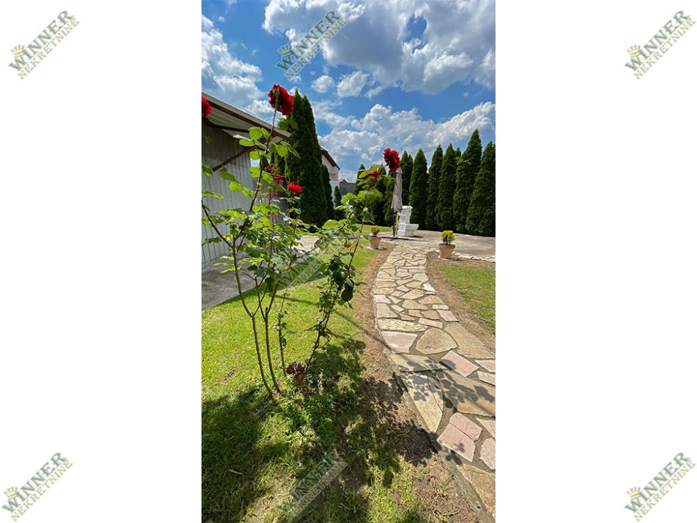 Slika 3 - Isidora Stojanovića,  Kuća na prodaju, 218m2, 219.900€