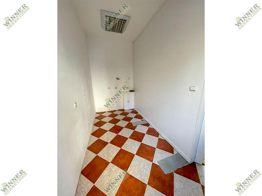 Slika 9 - Milana Uzelca,  Lokal za izdavanje, 120m2, 850€