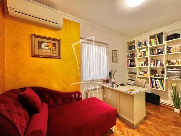 Slika 3 - Bulevar JNA,  Kuća na prodaju, 328m2, 1.600.000€
