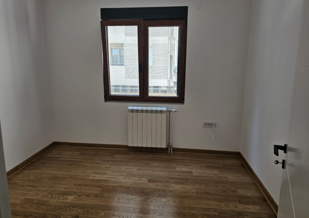 Slika 1 - Crveni Pevac, u blizini Delta Planeta, Četvorosoban stan na prodaju, 88m2, 202.400€