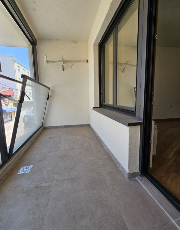 Slika 8 - Crveni Pevac, u blizini Delta Planeta, Četvorosoban stan na prodaju, 88m2, 202.400€